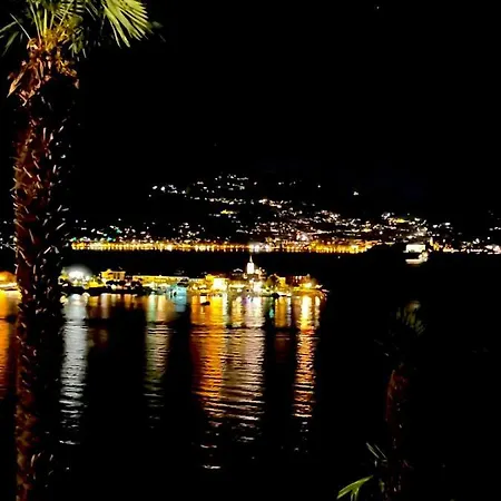 Apartment Vista Lago: Lakeside Garden Retreat With Borromean Islands View *