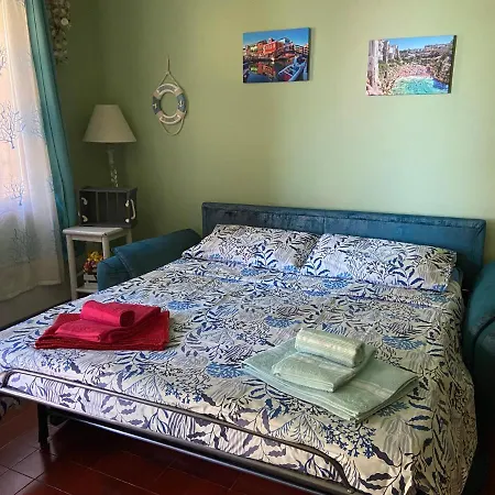 Vista Lago: Lakeside Garden Retreat With Borromean Islands View
