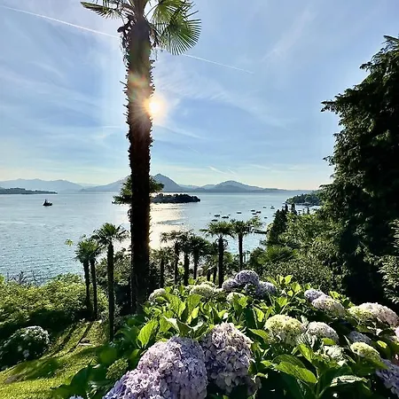 Apartment Vista Lago: Lakeside Garden Retreat With Borromean Islands View *