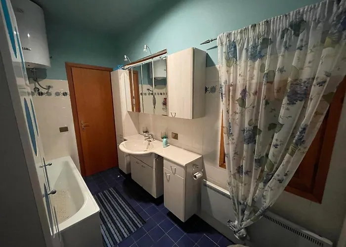 Vista Lago: Lakeside Garden Retreat With Borromean Islands View Apartment