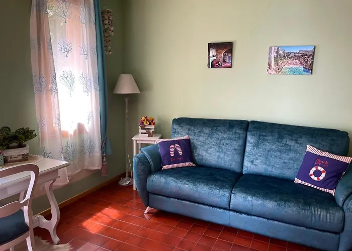 Vista Lago: Lakeside Garden Retreat With Borromean Islands View *