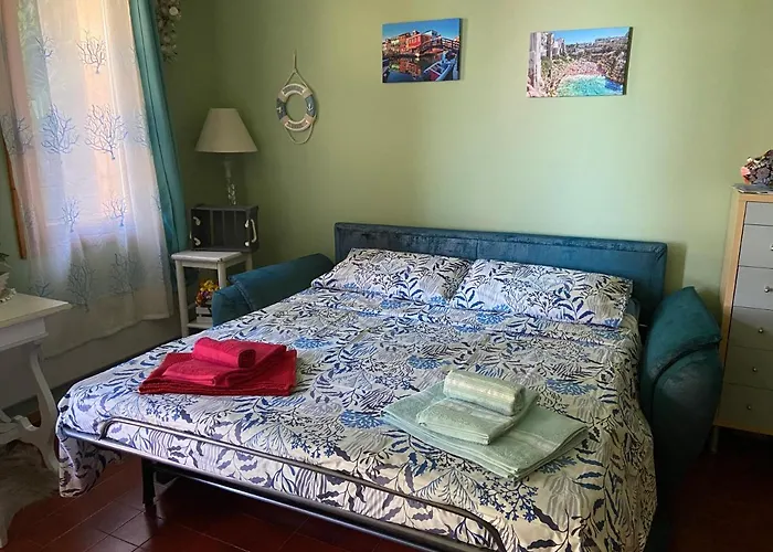 Vista Lago: Lakeside Garden Retreat With Borromean Islands View